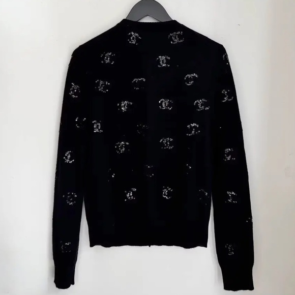 CHANEL SS24 Black Sequin Logo Cardigan with Pink Floral Design - Picture 2 of 6